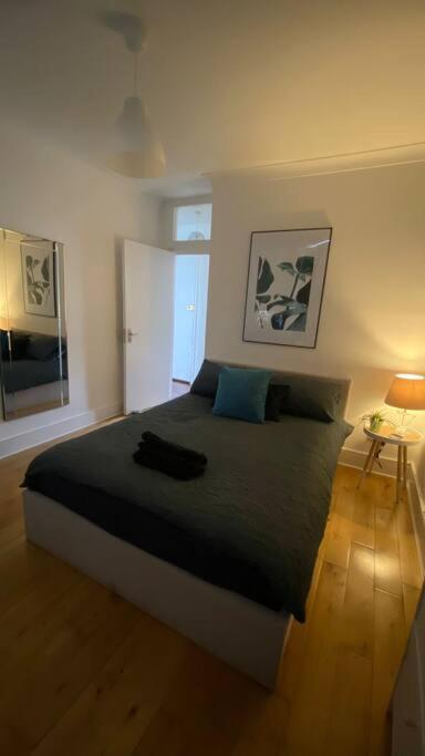 2 Bedroom Flat In Camberwell Green - Central Location With Excellent Connections To Tourist Attractions And Main London Airports Eksteriør bilde