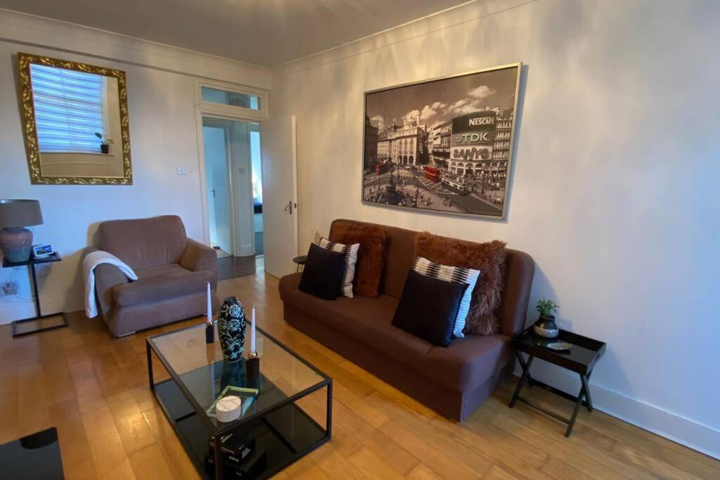2 Bedroom Flat In Camberwell Green - Central Location With Excellent Connections To Tourist Attractions And Main London Airports Eksteriør bilde