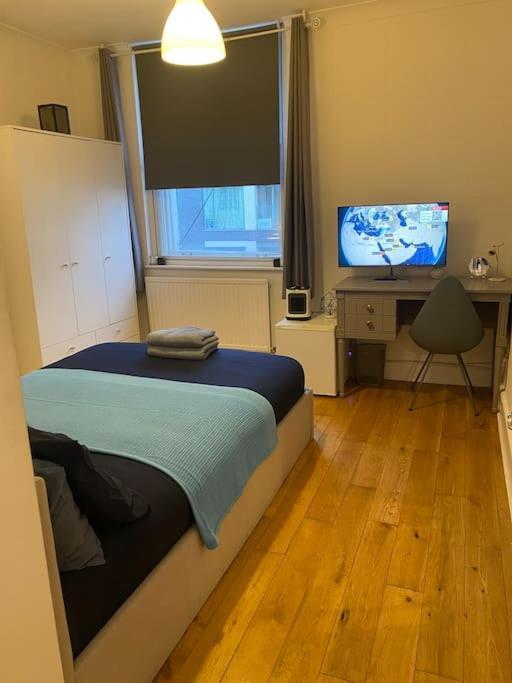 2 Bedroom Flat In Camberwell Green - Central Location With Excellent Connections To Tourist Attractions And Main London Airports Eksteriør bilde